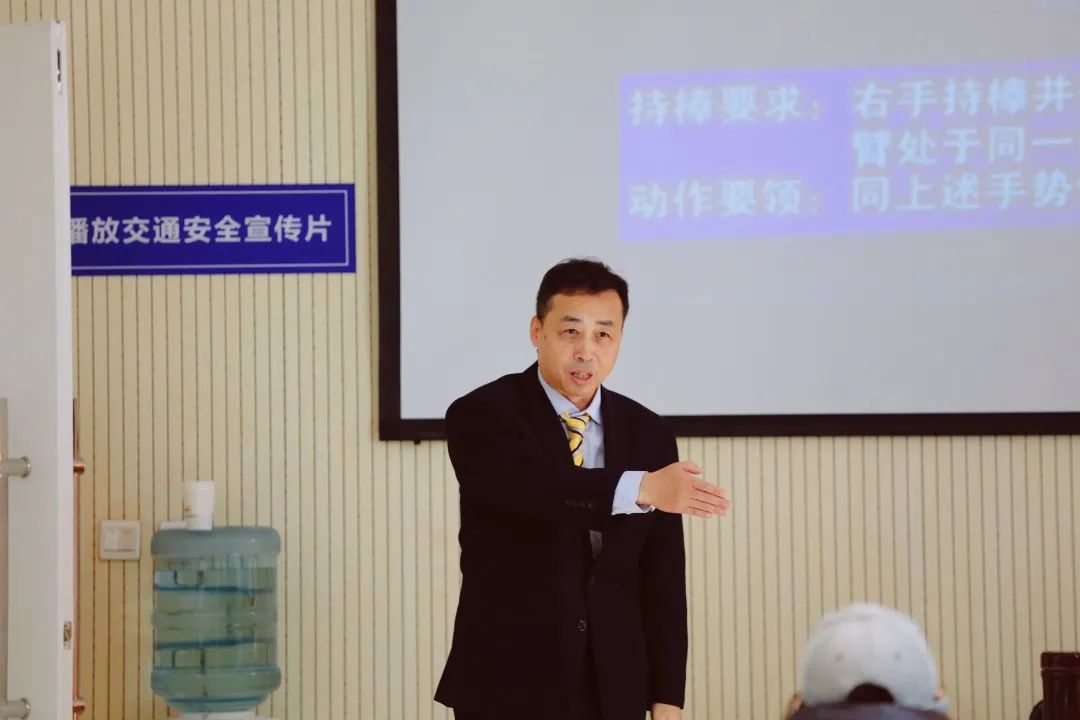 「东方时尚驾校」