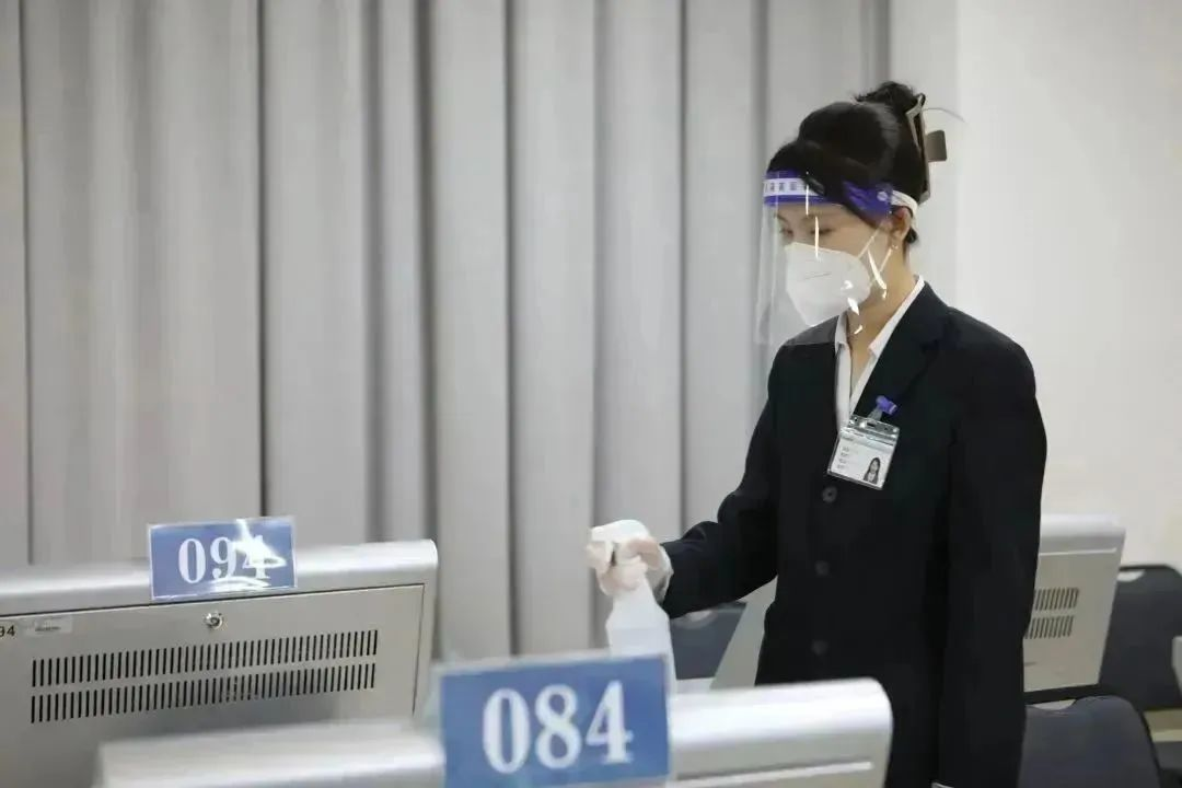 「东方时尚驾校」