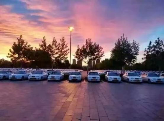 东方时尚驾校教你台风天开车要注意什么？
